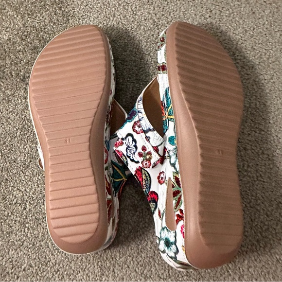 🔥 New Floral Women's Sandals - Picture 2 of 5